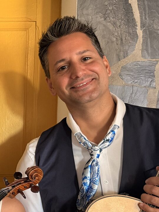 Sérgio Galoh com a guitarra